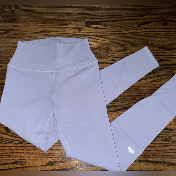 ALO Yoga Pants - Alo Airlift Leggings